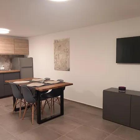 Apartment Desanti 3