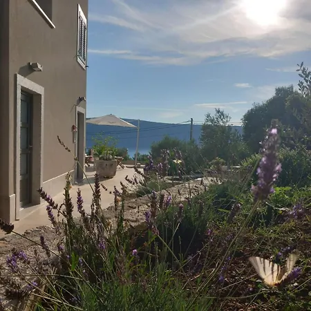 Appartement Desanti 3 *